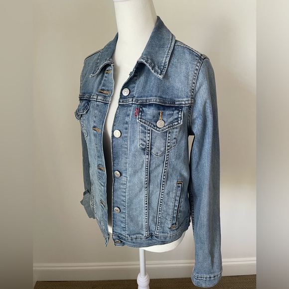 Denim Jacket - Levi's Women's Original Trucker Jacket - Size M - Picture 5 of 13